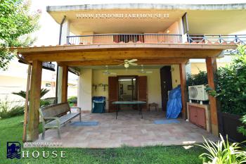 Villetta bifamiliare con garage e giardino di recente costruzione [/GEST/immagini]  