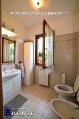 Villetta bifamiliare con garage e giardino di recente costruzione [/GEST/immagini]  