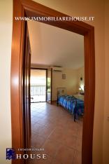 Villetta bifamiliare con garage e giardino di recente costruzione [/GEST/immagini]  