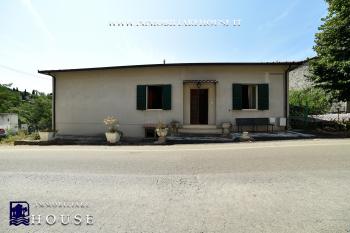 TURISMO, FAMIGLIA O RENDITA: PROPRIET&Agrave; VERSATILE NEL CENTRO (rif.37) [/GEST/immagini]  