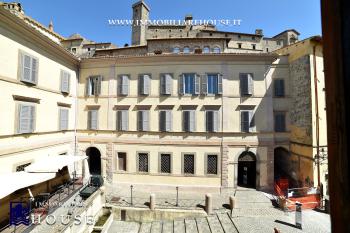 Affascinante appartamento nel cuore del centro storico di Bolsena (rif.6) [/GEST/immagini]  