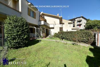 Piano Terra con Ingresso Indipendente, Giardino e Garage – La Casa Ideale a Bolsena (rif.39) [/GEST/immagini]  