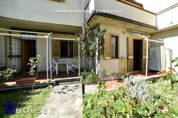 Piano Terra con Ingresso Indipendente, Giardino e Garage – La Casa Ideale a Bolsena (rif.39) [/GEST/immagini]  