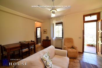 Piano Terra con Ingresso Indipendente, Giardino e Garage – La Casa Ideale a Bolsena (rif.39) [/GEST/immagini]  