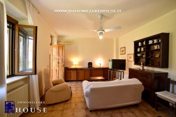 Piano Terra con Ingresso Indipendente, Giardino e Garage – La Casa Ideale a Bolsena (rif.39) [/GEST/immagini]  