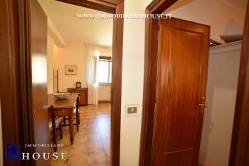 Piano Terra con Ingresso Indipendente, Giardino e Garage – La Casa Ideale a Bolsena (rif.39) [/GEST/immagini]  