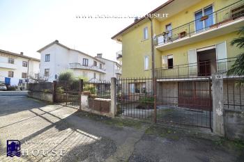 APPARTAMENTO CON INGRESSO INDIPENDENTE, GIARDINO E GARAGE (rif.25) [/GEST/immagini]  