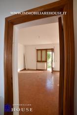 APPARTAMENTO CON INGRESSO INDIPENDENTE, GIARDINO E GARAGE (rif.25) [/GEST/immagini]  