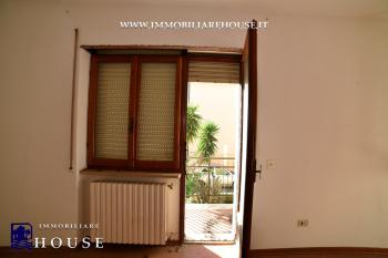 APPARTAMENTO CON INGRESSO INDIPENDENTE, GIARDINO E GARAGE (rif.25) [/GEST/immagini]  