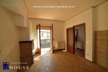 APPARTAMENTO CON INGRESSO INDIPENDENTE, GIARDINO E GARAGE (rif.25) [/GEST/immagini]  