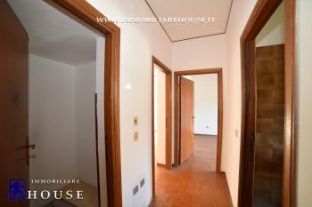 APPARTAMENTO CON INGRESSO INDIPENDENTE, GIARDINO E GARAGE (rif.25) [/GEST/immagini]  