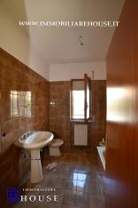 APPARTAMENTO CON INGRESSO INDIPENDENTE, GIARDINO E GARAGE (rif.25) [/GEST/immagini]  