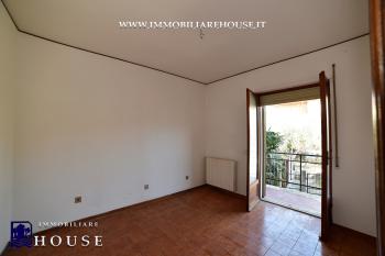 APPARTAMENTO CON INGRESSO INDIPENDENTE, GIARDINO E GARAGE (rif.25) [/GEST/immagini]  