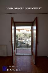 APPARTAMENTO CON INGRESSO INDIPENDENTE, GIARDINO E GARAGE (rif.25) [/GEST/immagini]  