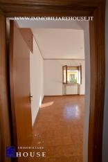 APPARTAMENTO CON INGRESSO INDIPENDENTE, GIARDINO E GARAGE (rif.25) [/GEST/immagini]  