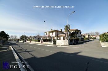BOLSENA: TERRAZZA, LUCE E TRANQUILLIT&Agrave; A DUE PASSI DAL LAGO (rif.29) [/GEST/immagini]  