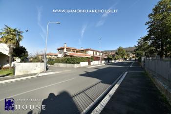 BOLSENA: TERRAZZA, LUCE E TRANQUILLIT&Agrave; A DUE PASSI DAL LAGO (rif.29) [/GEST/immagini]  