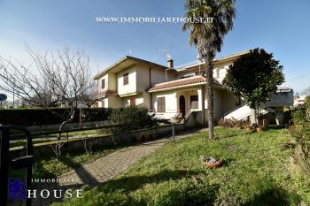 BOLSENA: TERRAZZA, LUCE E TRANQUILLIT&Agrave; A DUE PASSI DAL LAGO (rif.29) [/GEST/immagini]  