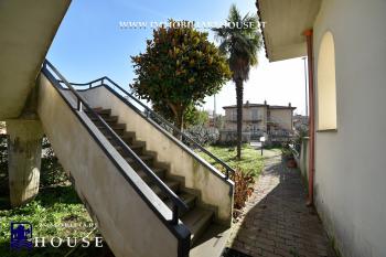 BOLSENA: TERRAZZA, LUCE E TRANQUILLIT&Agrave; A DUE PASSI DAL LAGO (rif.29) [/GEST/immagini]  