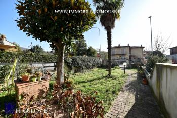 BOLSENA: TERRAZZA, LUCE E TRANQUILLIT&Agrave; A DUE PASSI DAL LAGO (rif.29) [/GEST/immagini]  