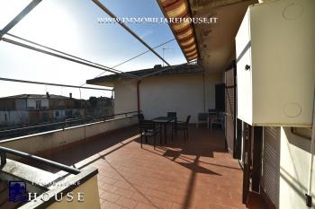 BOLSENA: TERRAZZA, LUCE E TRANQUILLIT&Agrave; A DUE PASSI DAL LAGO (rif.29) [/GEST/immagini]  