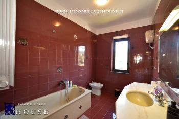 BOLSENA: TERRAZZA, LUCE E TRANQUILLIT&Agrave; A DUE PASSI DAL LAGO (rif.29) [/GEST/immagini]  