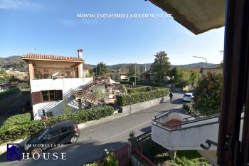 BOLSENA: TERRAZZA, LUCE E TRANQUILLIT&Agrave; A DUE PASSI DAL LAGO (rif.29) [/GEST/immagini]  
