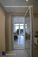 UN’ABITAZIONE “CHIAVI IN MANO” DAL GUSTO RAFFINATO (rif. 30) [/GEST/immagini]  