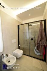 UN’ABITAZIONE “CHIAVI IN MANO” DAL GUSTO RAFFINATO (rif. 30) [/GEST/immagini]  