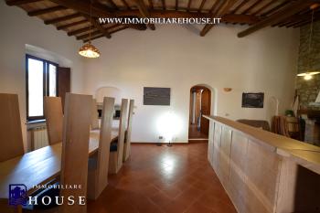 APPARTAMENTO UNICO NEL QUARTIERE CASTELLO DI BOLSENA. (rif.15) [/GEST/immagini]  