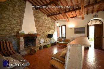 APPARTAMENTO UNICO NEL QUARTIERE CASTELLO DI BOLSENA. (rif.15) [/GEST/immagini]  
