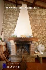 APPARTAMENTO UNICO NEL QUARTIERE CASTELLO DI BOLSENA. (rif.15) [/GEST/immagini]  