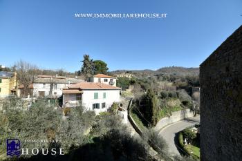 APPARTAMENTO UNICO NEL QUARTIERE CASTELLO DI BOLSENA. (rif.15) [/GEST/immagini]  