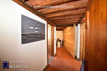 APPARTAMENTO UNICO NEL QUARTIERE CASTELLO DI BOLSENA. (rif.15) [/GEST/immagini]  