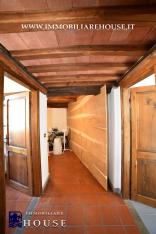 APPARTAMENTO UNICO NEL QUARTIERE CASTELLO DI BOLSENA. (rif.15) [/GEST/immagini]  