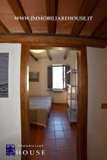 APPARTAMENTO UNICO NEL QUARTIERE CASTELLO DI BOLSENA. (rif.15) [/GEST/immagini]  
