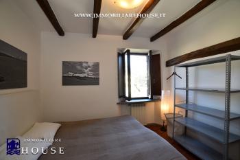 APPARTAMENTO UNICO NEL QUARTIERE CASTELLO DI BOLSENA. (rif.15) [/GEST/immagini]  
