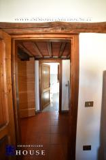 APPARTAMENTO UNICO NEL QUARTIERE CASTELLO DI BOLSENA. (rif.15) [/GEST/immagini]  
