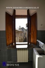 APPARTAMENTO UNICO NEL QUARTIERE CASTELLO DI BOLSENA. (rif.15) [/GEST/immagini]  