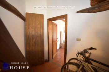 APPARTAMENTO UNICO NEL QUARTIERE CASTELLO DI BOLSENA. (rif.15) [/GEST/immagini]  