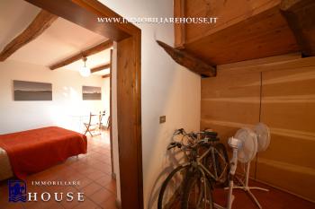 APPARTAMENTO UNICO NEL QUARTIERE CASTELLO DI BOLSENA. (rif.15) [/GEST/immagini]  