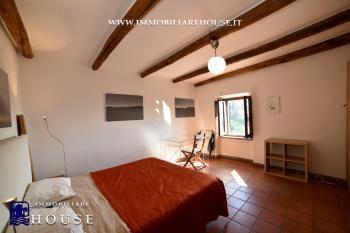 APPARTAMENTO UNICO NEL QUARTIERE CASTELLO DI BOLSENA. (rif.15) [/GEST/immagini]  