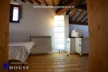 APPARTAMENTO UNICO NEL QUARTIERE CASTELLO DI BOLSENA. (rif.15) [/GEST/immagini]  