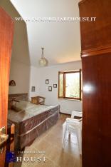 CASA PIANO TERRA 800 MQ DI GIARDINO A DUE PASSI DAL LAGO (rif.16) [/GEST/immagini]  