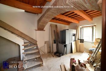 Affascinante palazzetto nel centro-storico (rif.24) [/GEST/immagini]  