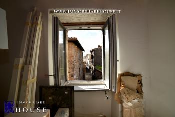 Affascinante palazzetto nel centro-storico (rif.24) [/GEST/immagini]  