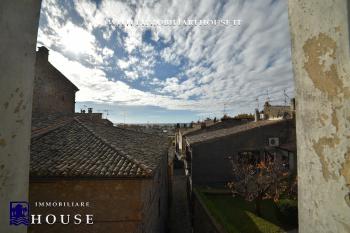 Affascinante palazzetto nel centro-storico (rif.24) [/GEST/immagini]  