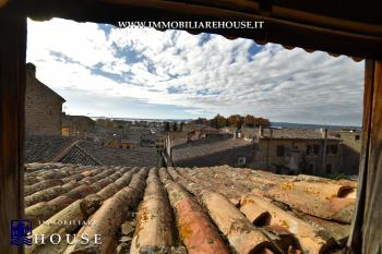 Affascinante palazzetto nel centro-storico (rif.24) [/GEST/immagini]  